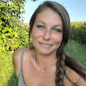 Meet your Posher, Letitia